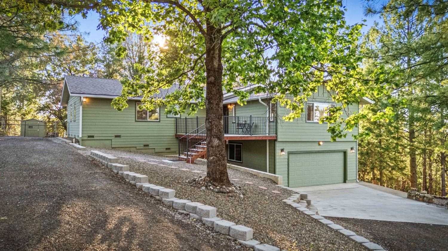 Exterior view of 1060 Meadow Lane Ct, Placerville, CA 95667-3519